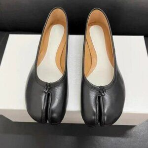 Maison Margiela Tabi ballet flats, women's loafers, size 39, almost brand new.
